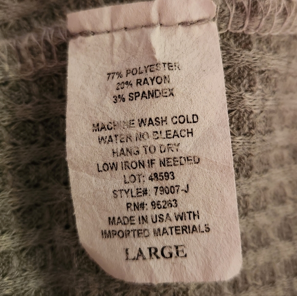 Olivia Rae long sleeve crop top - Picture 3 of 3